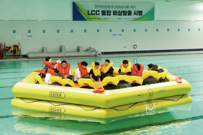 에디터 사진