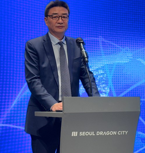에디터 사진