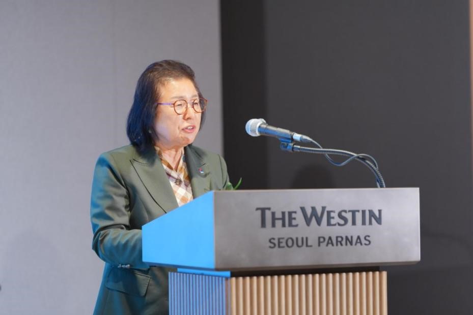 에디터 사진