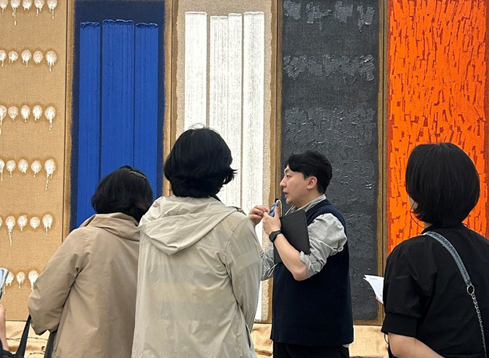 에디터 사진